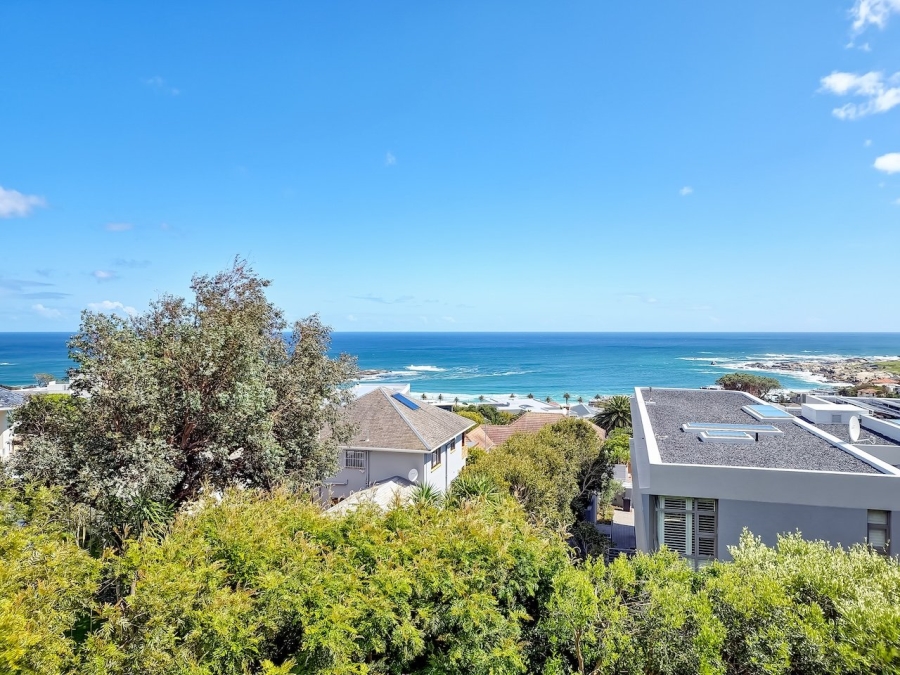 To Let 7 Bedroom Property for Rent in Camps Bay Western Cape
